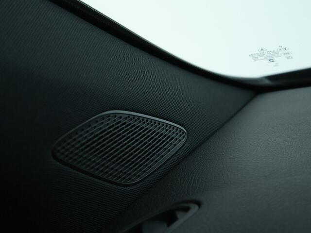 Mercedes-Benz GLA-KLASSE 250 e Plug-In Hybride | Trekhaak | EASY PACK achterklep | Ledkoplampen | Stoelverwarming voor | Spiegelpakket. Inclusief 24 maanden MB Certified garantie voor Europa.