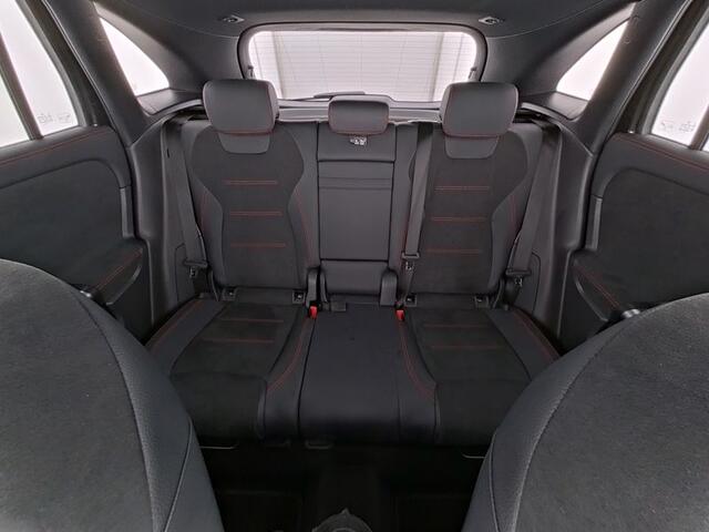 Mercedes-Benz GLA-KLASSE 250 e AMG Plug-In Hybride Edition AMG Line | Panorama Schuif-Kanteldak | Head-up-Display | Sfeerverlichting | Memory Voorstoelen. Inclusief 48 maanden MB Certified garantie voor Europa.