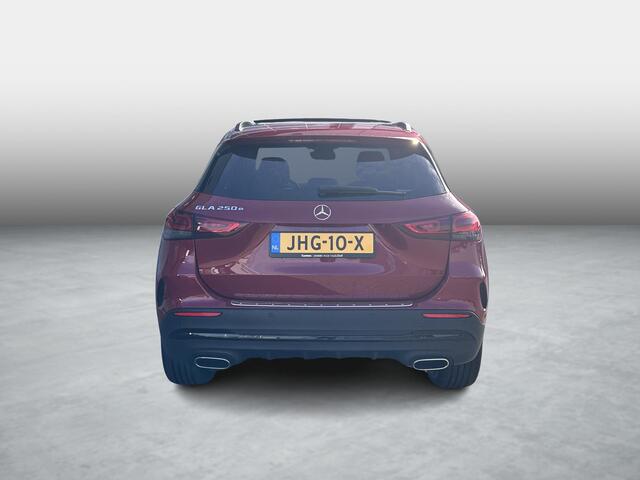 Mercedes-Benz GLA-KLASSE 250 e AMG Line | Panoramadak | Cruise Control | Stoelverwarming | Apple Carplay