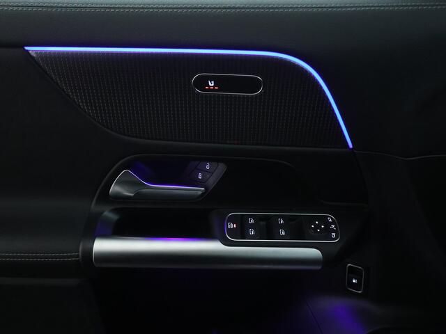 Mercedes-Benz GLA-KLASSE 250 e Plug-In Hybride Panorama Schuif-Kanteldak | Achteruitrijcamera | 19 Inch Velgen | Stoelverwarming voor | Sfeerverlichting. Inclusief 24 maanden MB Certified garantie voor Europa.