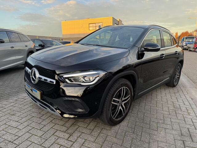Mercedes-Benz GLA-KLASSE 200 Business Solution Pano-Dak | Camera | LED |