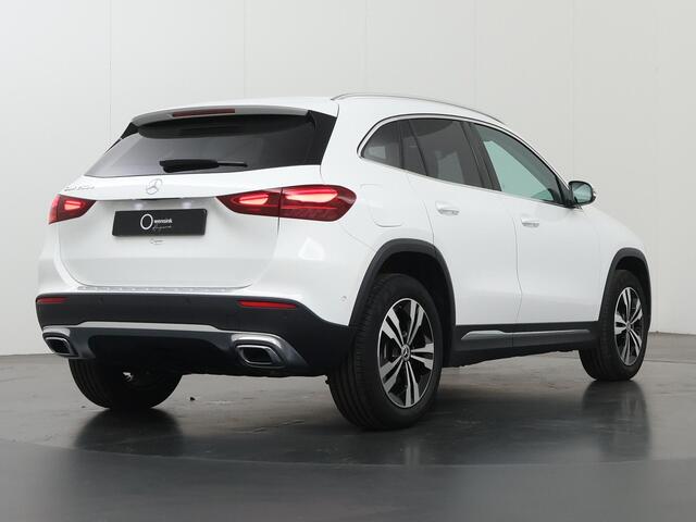 Mercedes-Benz GLA-KLASSE 250 e Luxury Line | Trekhaak | Night pakket | Stoelverwarming |