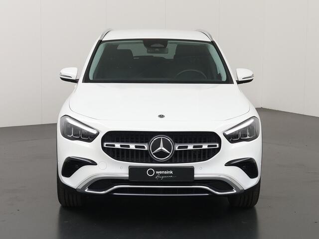 Mercedes-Benz GLA-KLASSE 250 e Luxury Line | Trekhaak | Night pakket | Stoelverwarming |