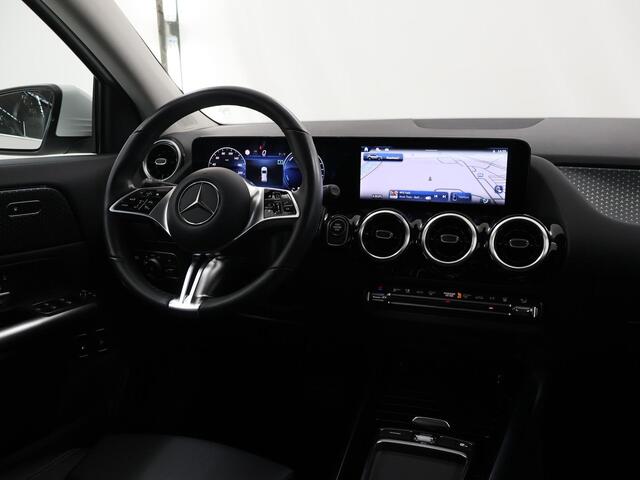 Mercedes-Benz GLA-KLASSE 250 e Luxury Line | Trekhaak | Night pakket | Stoelverwarming |