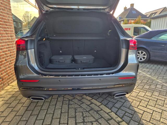Mercedes-Benz GLA-KLASSE 250 HYbrid Automaat AMG line
