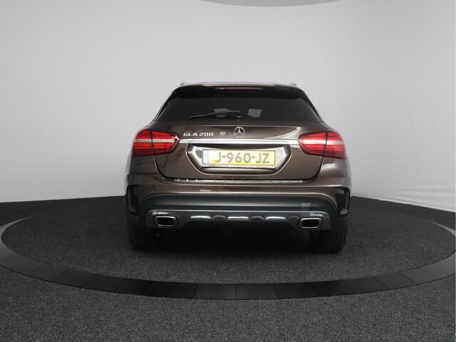 Mercedes-Benz GLA-KLASSE 200 Premium Plus | Half leder | Trekhaak |