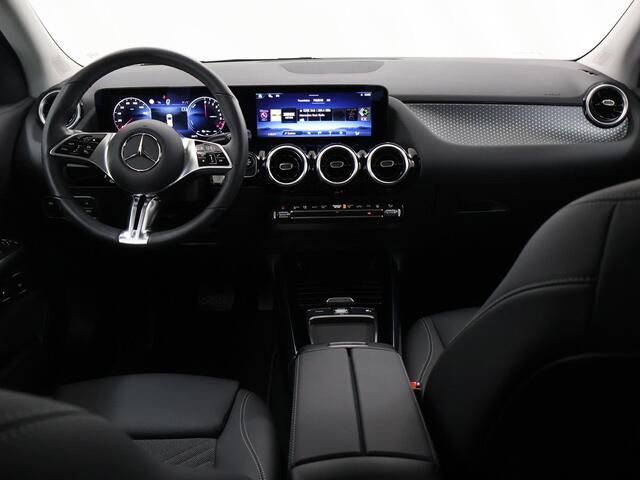 Mercedes-Benz GLA-KLASSE 250 e Luxury Line | Elektrisch wegklapbare trekhaak | Stoelverwarming | Winter pakket |