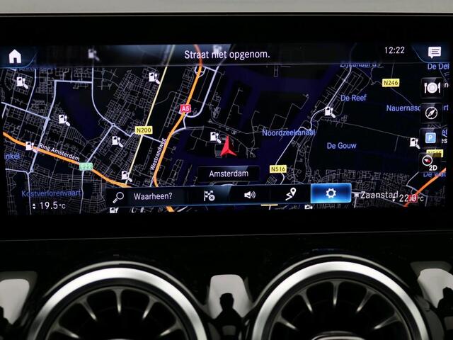 Mercedes-Benz GLA-KLASSE 250 e Business Solution AMG Limited AMG Line | Night Pakket | Panorama Schuif-Kanteldak | Ledkoplampen | Sfeerverlichting | Memory voorstoelen. Inclusief 24 maanden MB Certified garantie voor Europa.