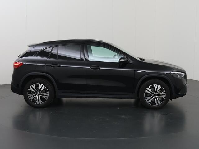 Mercedes-Benz GLA-KLASSE 250 e Luxury Line | Trekhaak | Night pakket | Multibeam | Winter pakket | Parkeercamera |