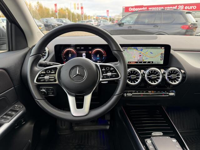 Mercedes-Benz GLA-KLASSE 250 e Progressive Luxury Line ACC Distronic Trekhaak Panoramadak Ambiente verlichting LED