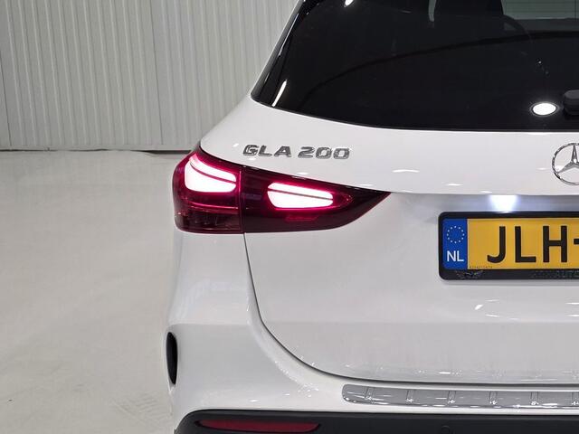 Mercedes-Benz GLA-KLASSE 200 AMG Line |CAMERA|CARPLAY|Sfeerverlichting|