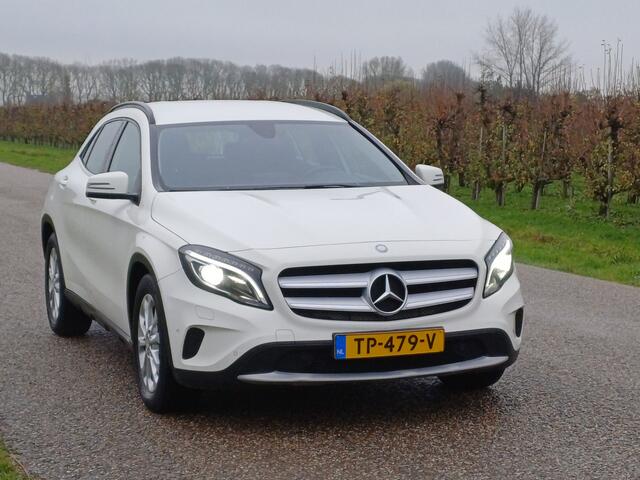 Mercedes-Benz GLA-KLASSE 180 Premium Plus /Lichte rijdbare schade/
