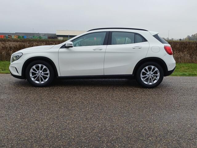 Mercedes-Benz GLA-KLASSE 180 Premium Plus /Lichte rijdbare schade/