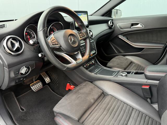 Mercedes-Benz GLA-KLASSE 180 Business Solution Automaat Navigatie.