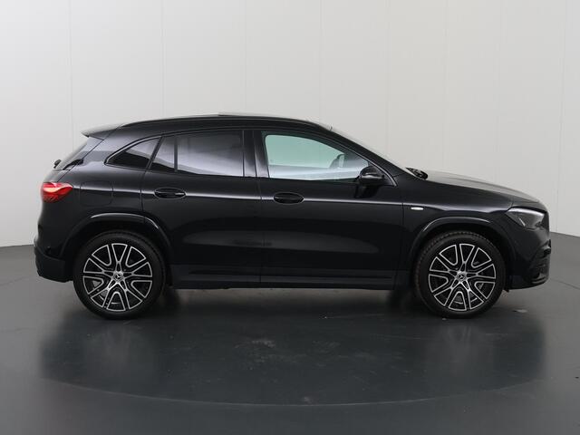 Mercedes-Benz GLA-KLASSE 250 e AMG Night | Panoramadak | Trekhaak | Night pakket | Memory |
