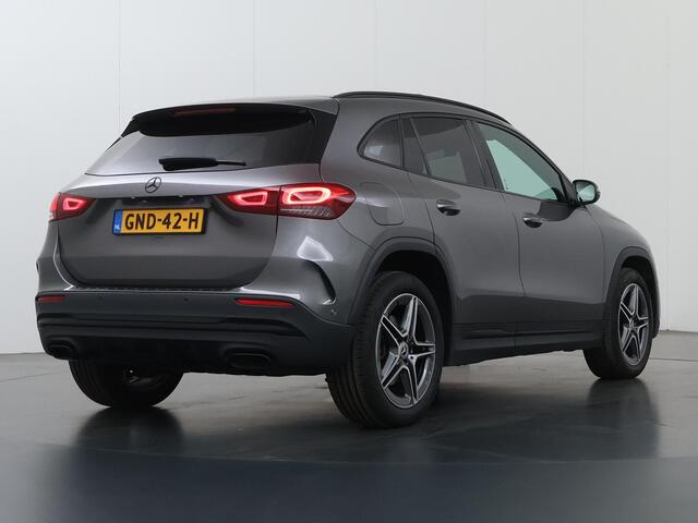 Mercedes-Benz GLA-KLASSE 250 e AMG Line | Panoramadak | Headup | Widescreen | Stoelverwarming | Sfeerverlichting | Apple Carplay |