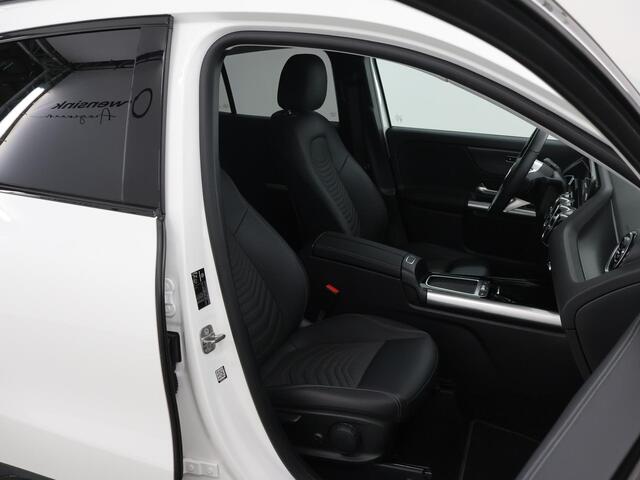 Mercedes-Benz GLA-KLASSE 250 e Luxury Line | Night pakket | Elektrisch wegklapbare trekhaak | Stoelverwarming | Winter pakket |