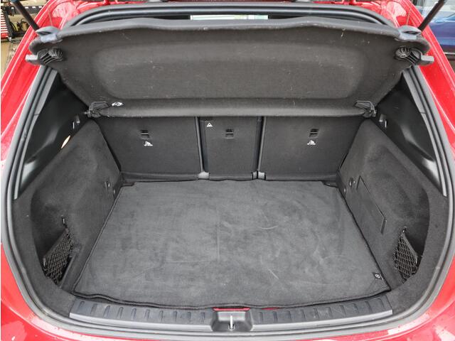 Mercedes-Benz GLA-KLASSE 250 e AMG Line