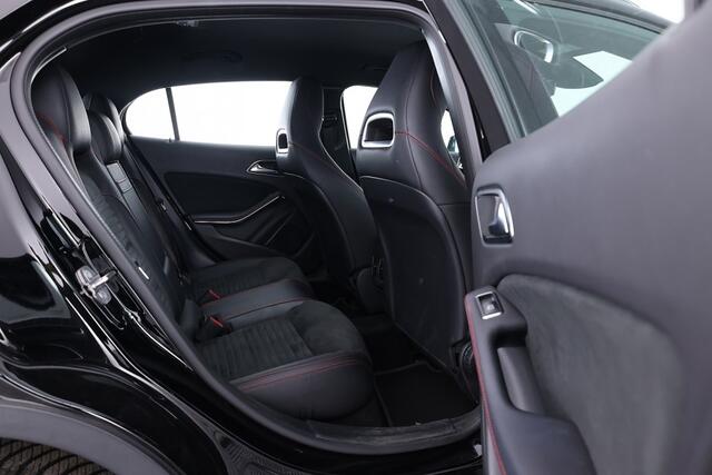 Mercedes-Benz GLA-KLASSE 180 Business Solution AMG Automaat | Half LEDER | Full LED | CAMERA | Lage KM-Stand