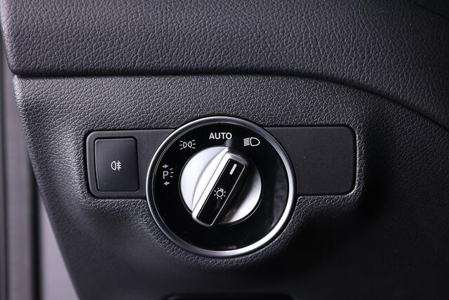 Mercedes-Benz GLA-KLASSE 180 Business Solution AMG Automaat | Half LEDER | Full LED | CAMERA | Lage KM-Stand