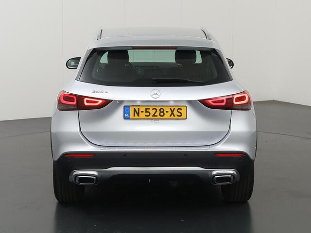 Mercedes-Benz GLA-KLASSE 250 e Style | Stoelverwarming | 360 graden camera | 18" lichtmetalen velgen | Sfeerverlichting |