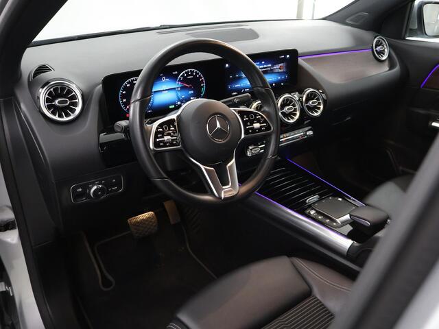 Mercedes-Benz GLA-KLASSE 250 e Style | Stoelverwarming | 360 graden camera | 18" lichtmetalen velgen | Sfeerverlichting |