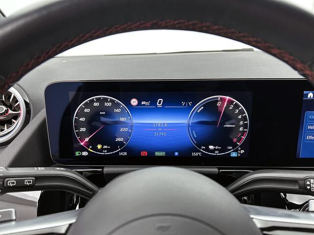 Mercedes-Benz GLA-KLASSE 250 e AMG Line 5 spaaks lichtmetalen velgen | Navigatie | Parking support met camera | Inclusief 24 maanden MB Certified garantie voor Europa.