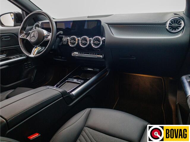 Mercedes-Benz GLA-KLASSE 250 e Luxury Line automaat 218 PK | Facelift | Elec. wegklapbare trekhaak | Adap. Cruise | Stoelverwarming | Elec. achterklep, Navigatie, app. connect, camera met parkeerassistent, sfeerverlichting