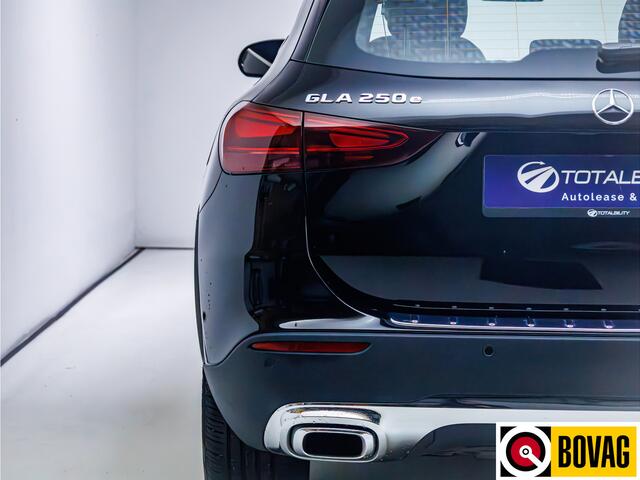 Mercedes-Benz GLA-KLASSE 250 e Luxury Line automaat 218 PK | Facelift | Elec. wegklapbare trekhaak | Adap. Cruise | Stoelverwarming | Elec. achterklep, Navigatie, app. connect, camera met parkeerassistent, sfeerverlichting