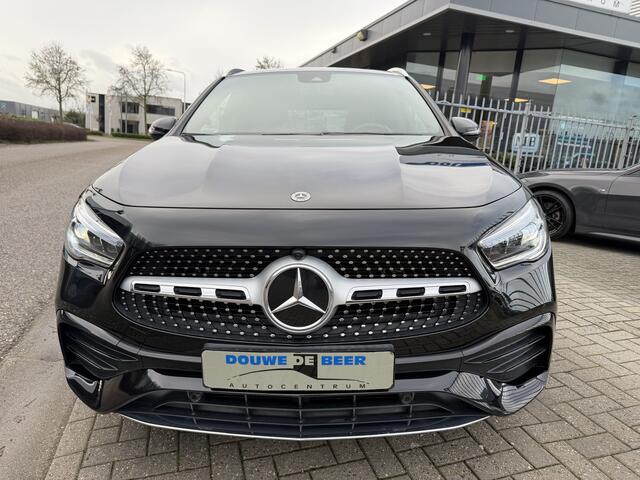 Mercedes-Benz GLA-KLASSE 250 e AMG Line Pano-Dak | Leer | Stoelverw. | Sfeerverlichting