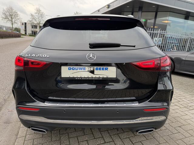 Mercedes-Benz GLA-KLASSE 250 e AMG Line Pano-Dak | Leer | Stoelverw. | Sfeerverlichting