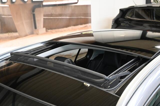 Mercedes-Benz GLA-KLASSE 180 122pk Premium Plus | Panoramadak | LED | Elek. klep | 100% (Dealer) onderhouden label