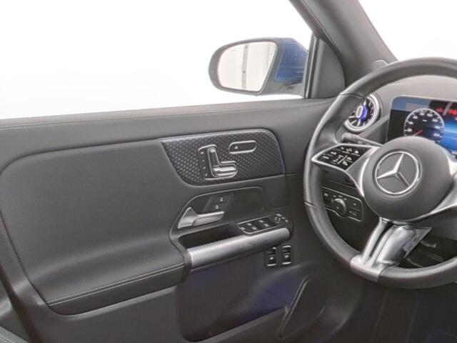 Mercedes-Benz GLA-KLASSE 250 e Plug-In Hybride Panorama Schuif-Kanteldak | Sfeerverlichting | Memory Voorstoelen | MultiBeam Ledkoplampen | Stoel en Stuurverwarming. Inclusief 24 maanden MB Certified garantie voor Europa.