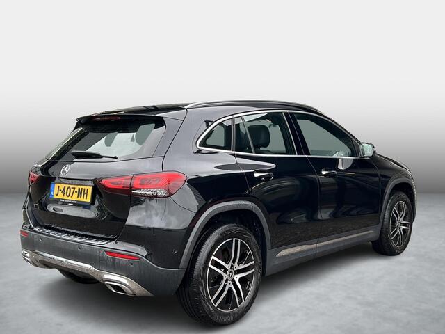 Mercedes-Benz GLA-KLASSE 200 Business Solution Luxury | Panoramadak | Memorypakket | Stoelverwarming