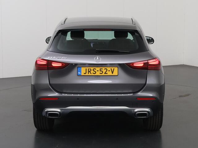 Mercedes-Benz GLA-KLASSE 250 e Luxury Line | Elektrische achterklep | Winter pakket | Achteruitrijcamera |