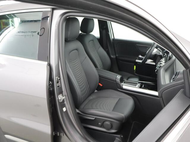 Mercedes-Benz GLA-KLASSE 250 e Luxury Line | Elektrische achterklep | Winter pakket | Achteruitrijcamera |