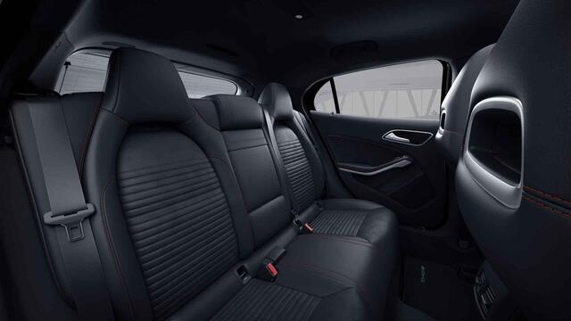 Mercedes-Benz GLA-KLASSE 180 Business Solution AMG Limited | Night | Stoelverwarming | Achteruitrijcamera | Keyless | 19" lichtmetalen velgen |