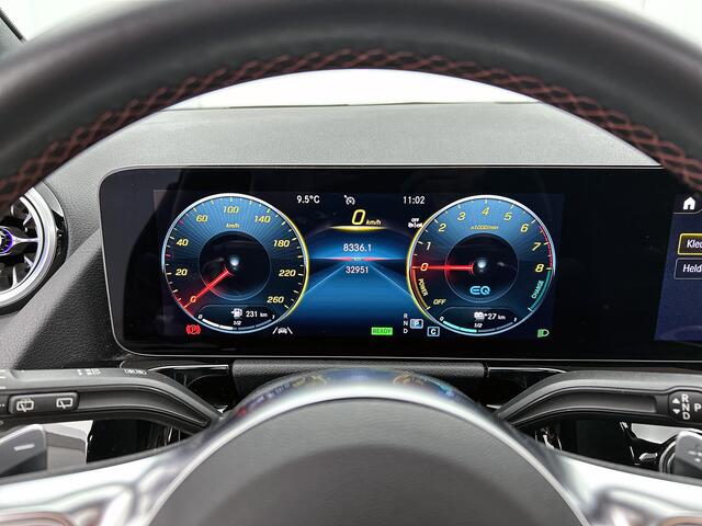 Mercedes-Benz GLA-KLASSE 250 e AMG Plug-In Hybride Panoramadak | 5 spaaks lichtmetalen velgen | elect. bed. Voorstoelen met memory | Trekhaak wegklapbaar | Navigatie | Parkig support met camera achter Inclusief 24 maanden Mercedes-Benz Certified garantie voor Europa.