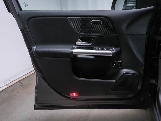 Mercedes-Benz GLA-KLASSE 250 e Plug-In Hybride Trekhaak | Ledkoplampen | Achteruitrijcamera | Apple CarPlay | Stoelverwarming voor en stuur | Easy-Pack Achterklep. Inclusief 24 maanden Mercedes-Benz Certified garantie voor Europa.