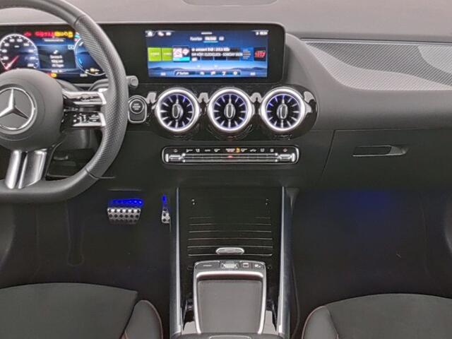 Mercedes-Benz GLA-KLASSE 250 e AMG Plug-In Hybride AMG Line Premium | Panorama Schuif-Kanteldak | Distronic | Parkeerpakket met 360°-camera | Stuur en Stoelverwarming. Inclusief 24 maanden MB Certified garantie voor Europa.