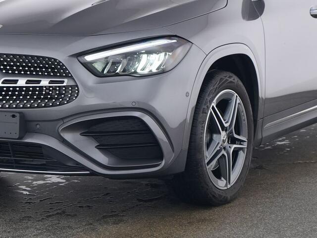 Mercedes-Benz GLA-KLASSE 250 e AMG Plug-In Hybride AMG Line Premium | Panorama Schuif-Kanteldak | Distronic | Parkeerpakket met 360°-camera | Stuur en Stoelverwarming. Inclusief 24 maanden MB Certified garantie voor Europa.