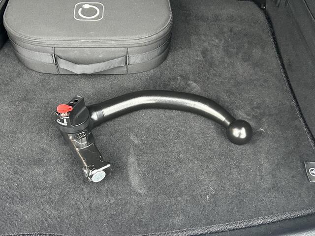 Mercedes-Benz GLA-KLASSE 250 e Star Edition AMG Line | Memory | Panoramadak | Trekhaak | Stoelverwarming | Sfeerverlichting