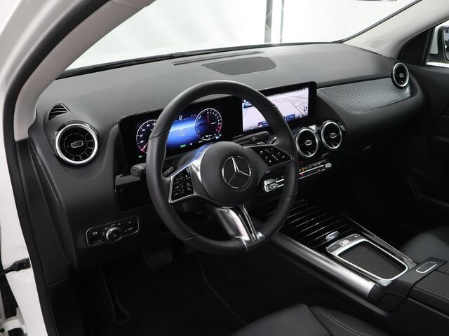 Mercedes-Benz GLA-KLASSE 250 e Luxury Line | Trekhaak | Winter pakket | Elektrische achterklep |