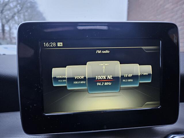 Mercedes-Benz GLA-KLASSE 180 Business Solution AMG