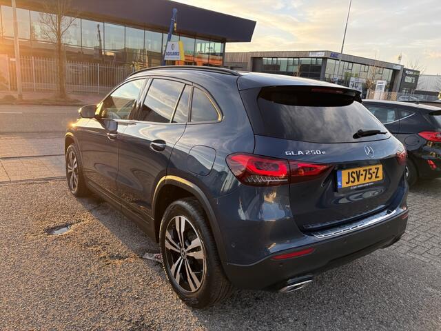 Mercedes-Benz GLA-KLASSE 250 e Business Solution Luxery Limited