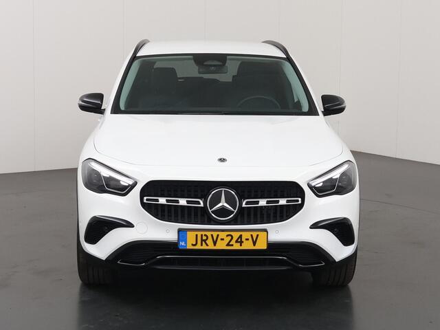 Mercedes-Benz GLA-KLASSE 250 e Star Edition Luxury Line | Night | Dakrails | Getint glas | Achteruitrijcamera | Stoelverwarming | Sfeerverlichting |