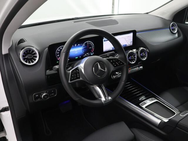 Mercedes-Benz GLA-KLASSE 250 e Star Edition Luxury Line | Night | Dakrails | Getint glas | Achteruitrijcamera | Stoelverwarming | Sfeerverlichting |