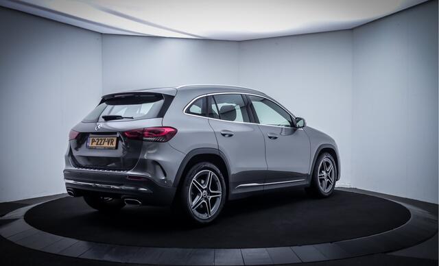 Mercedes-Benz GLA-KLASSE 250 4MATIC AMG Line PANO | AMBIANCE LIGHT | CAMERA | CARPLAY | STOELVERW | NAVI | DAB | ELEK KLEP | LMV 19''