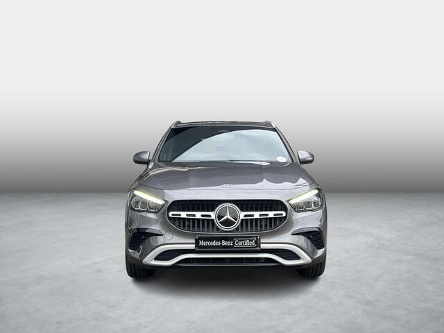 Mercedes-Benz GLA-KLASSE 180 Star Edition | Trekhaak | Cruise Control | Stoelverwarming | LED koplampen