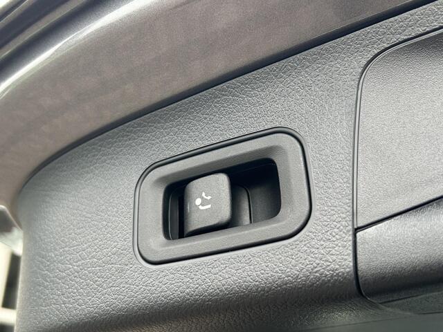 Mercedes-Benz GLA-KLASSE 180 Star Edition | Trekhaak | Cruise Control | Stoelverwarming | LED koplampen